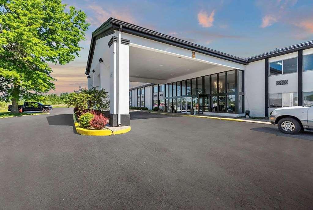 Days Hotel
